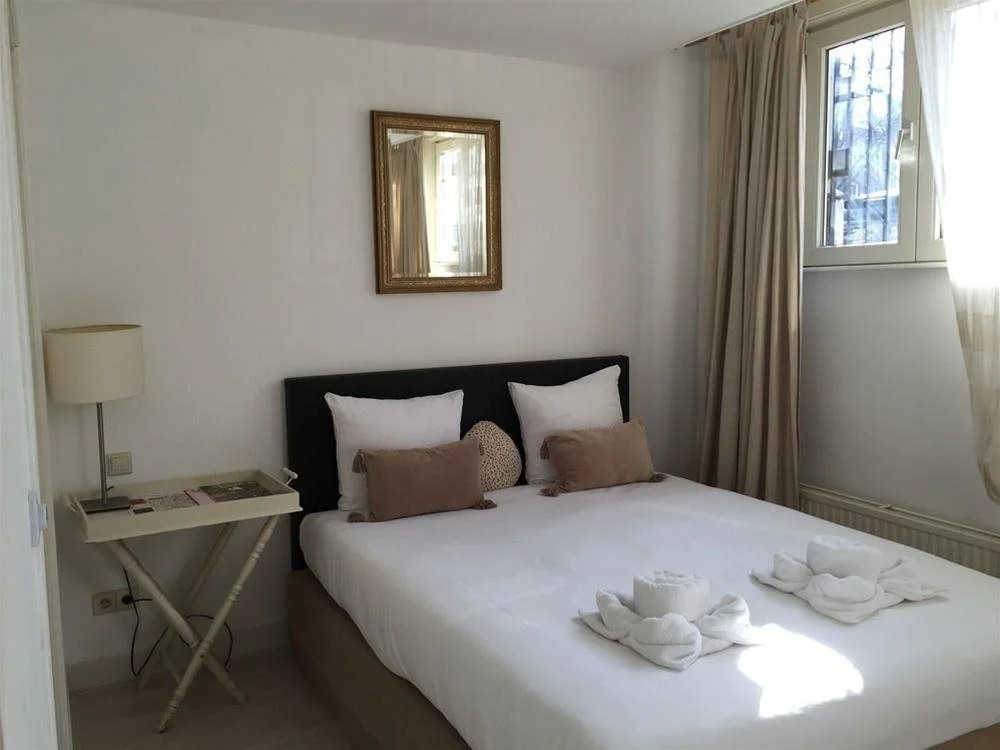 Bell's Rooms & Suites