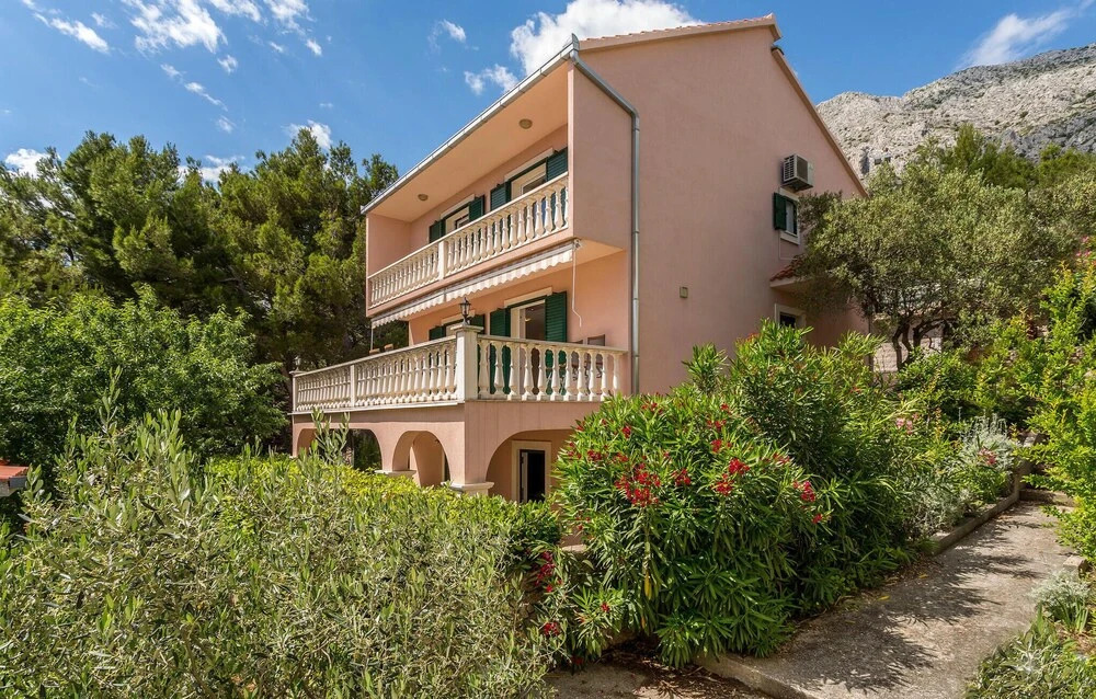 Gorgeous Home In Medici