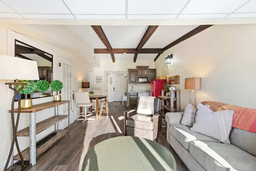 Lakin it Easy! Condo for 2