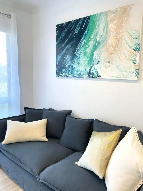 Rye By The Sea - Stunning 2BR House Seconds From The Ocean With Fast WIFI