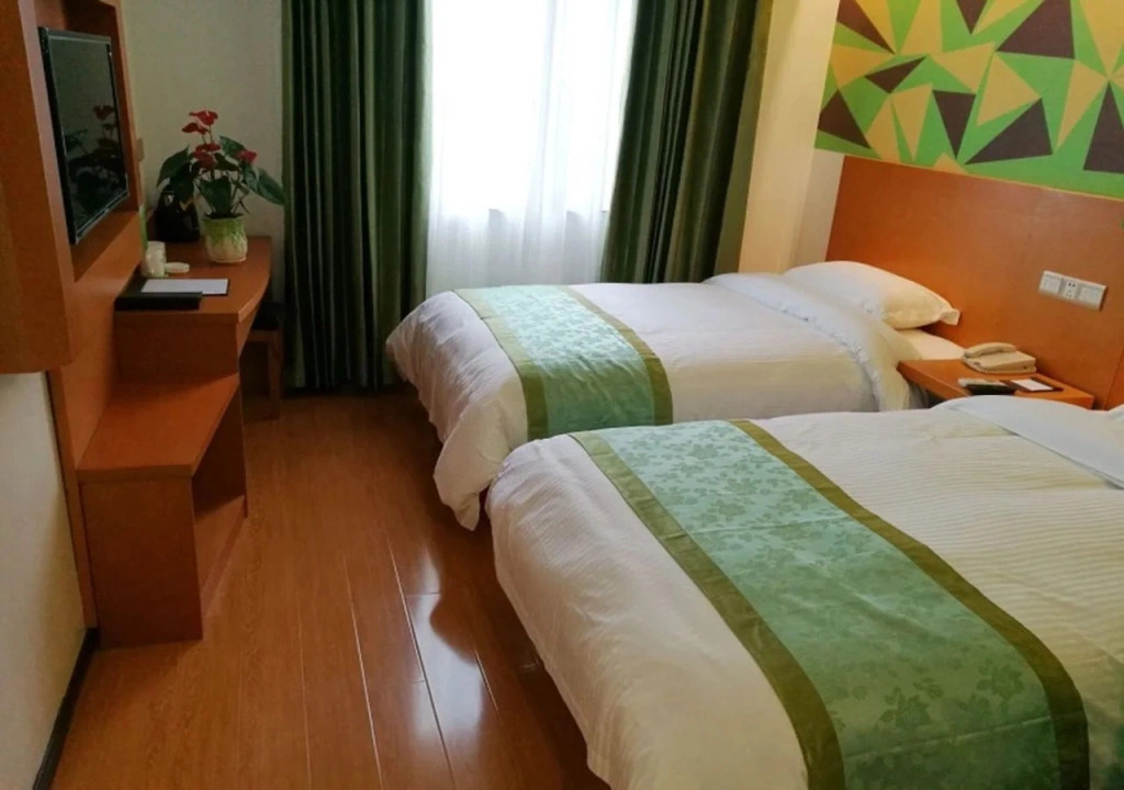Vatica Shanghai Town Renmintang Road Hotel