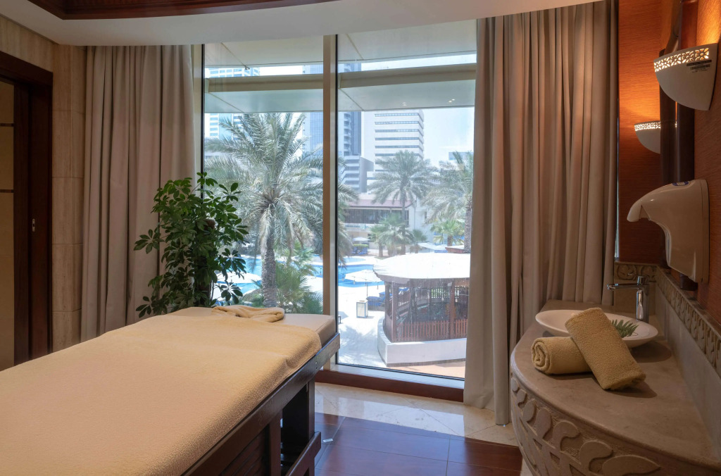 The Diplomat Radisson Blu Hotel Residence & Spa