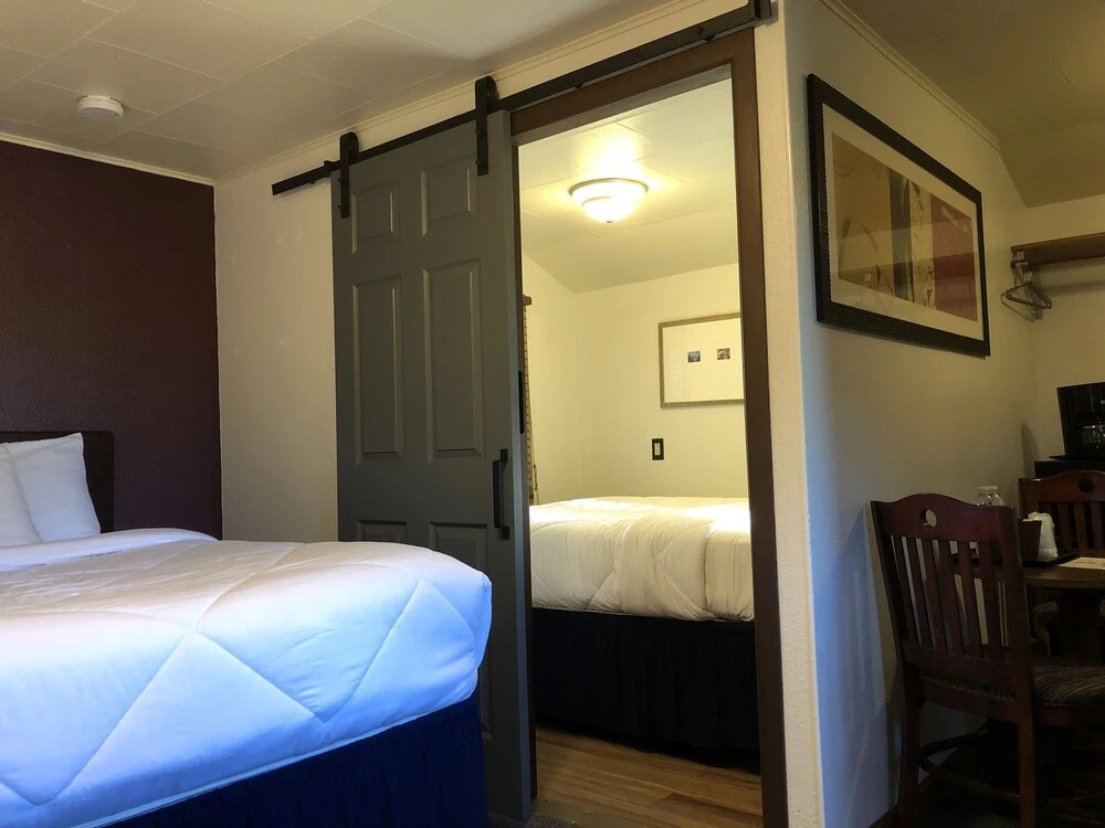 Hilltop Lodge