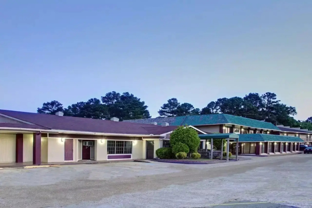 Econo Lodge Conference Center