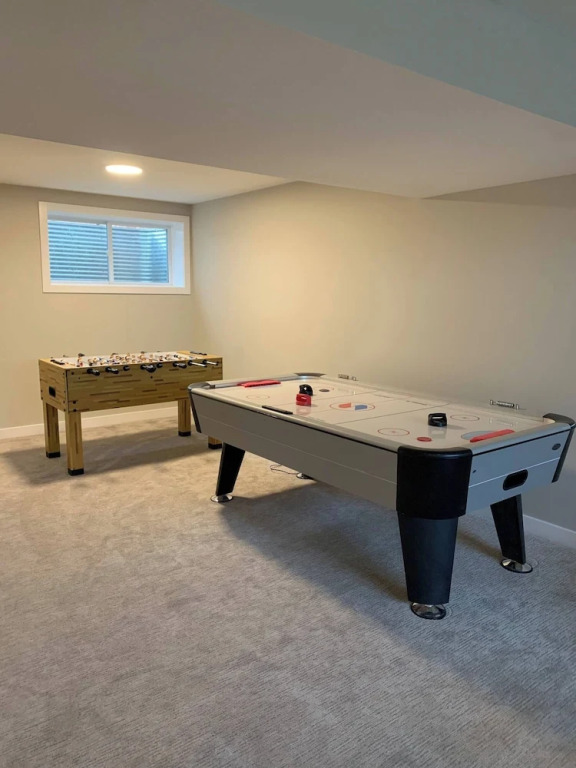 New Townhouse in Red Deer -family Retreat