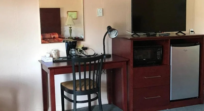Deep River Motel
