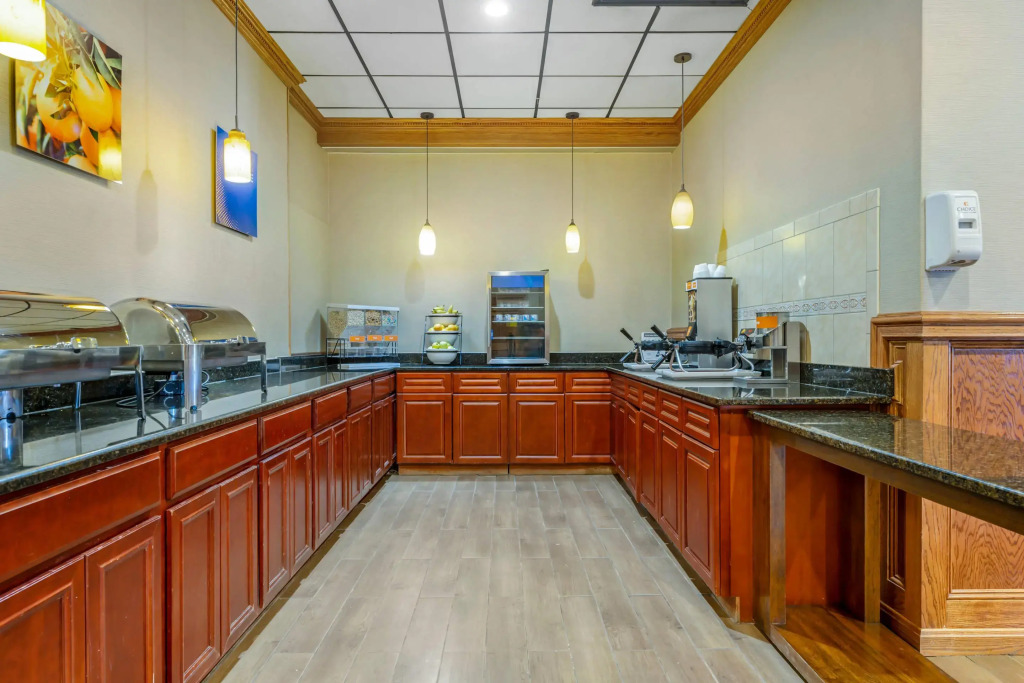Comfort Inn & Suites Triadelphia - Wheeling