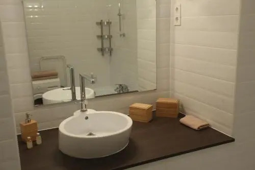 d.Five Riverside Suite