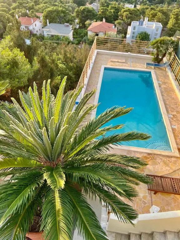 Serenity Holiday Home with self contained apartment and private pool