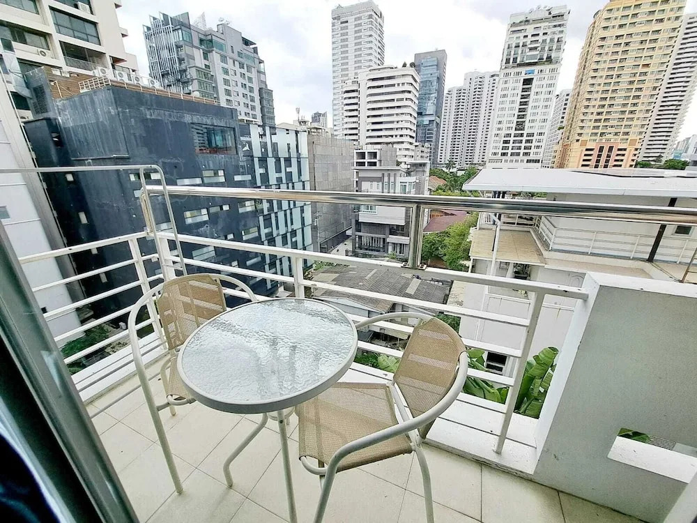 7B - 5 Bedroom Downtown Penthouse With Shared Pool