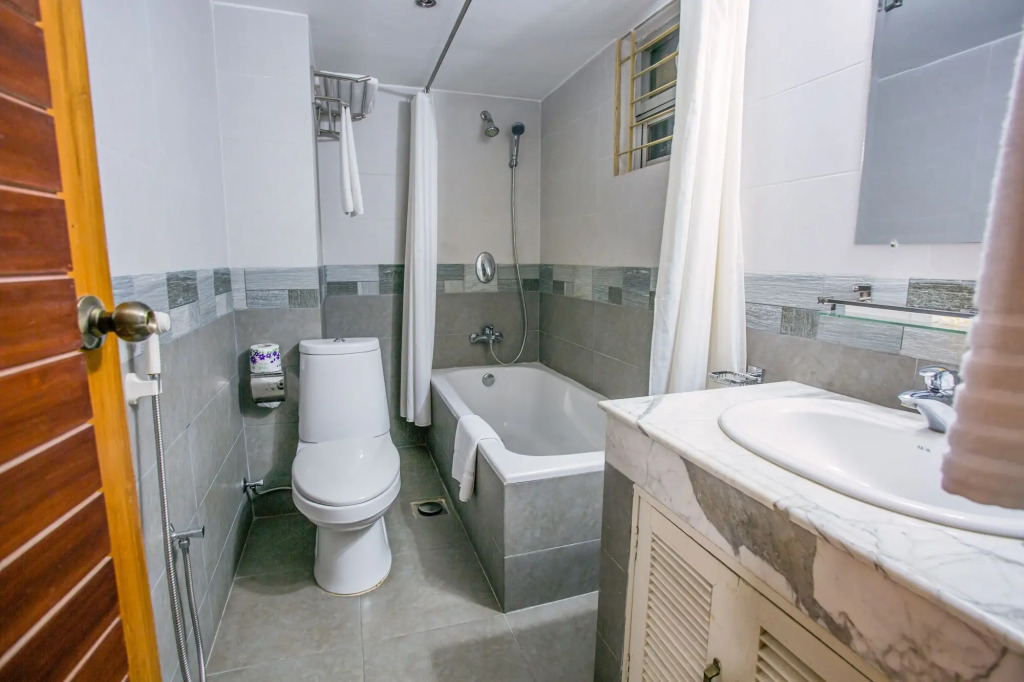 Hotel La Villa Western by Sea Pearl Beach Resort & Spa