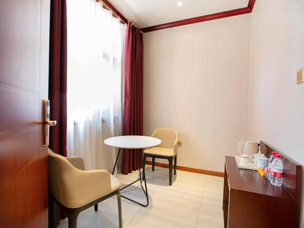 Yinshengtai Hotel (Zhengzhou International Trade 360 Store)