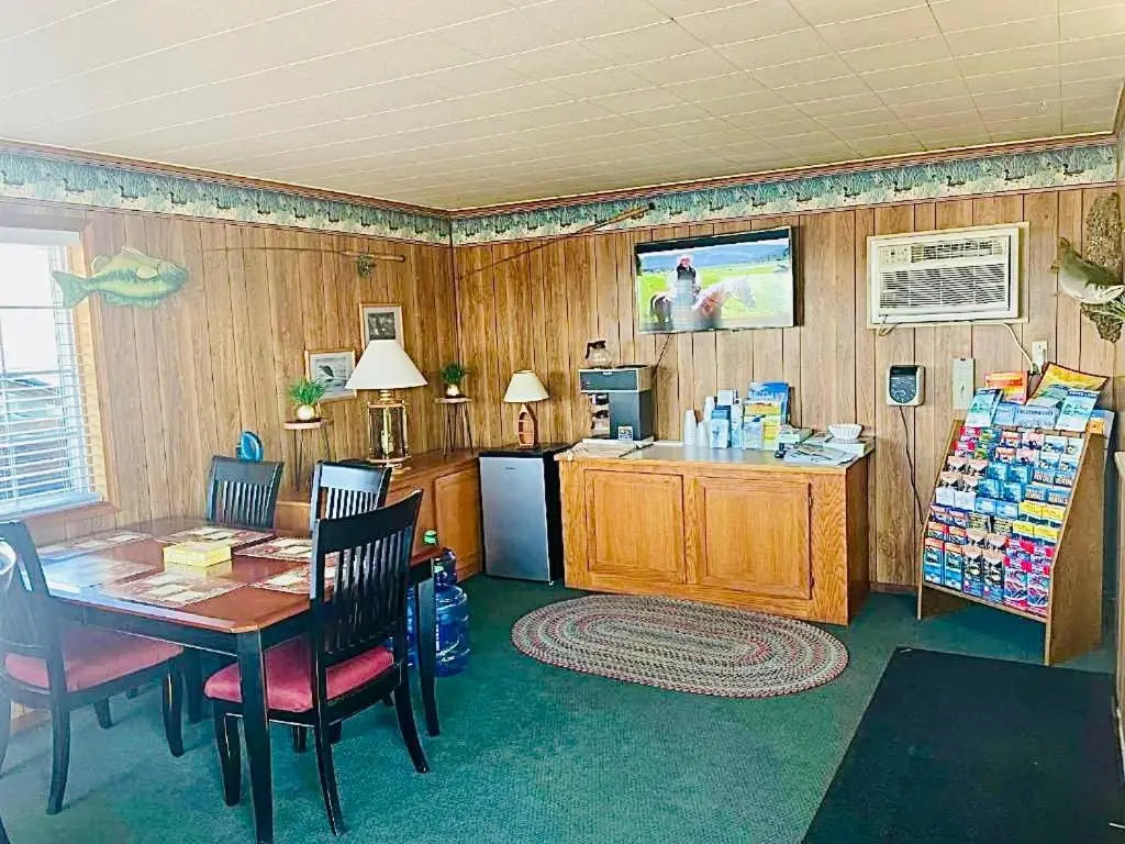 Sage N Sand Motel