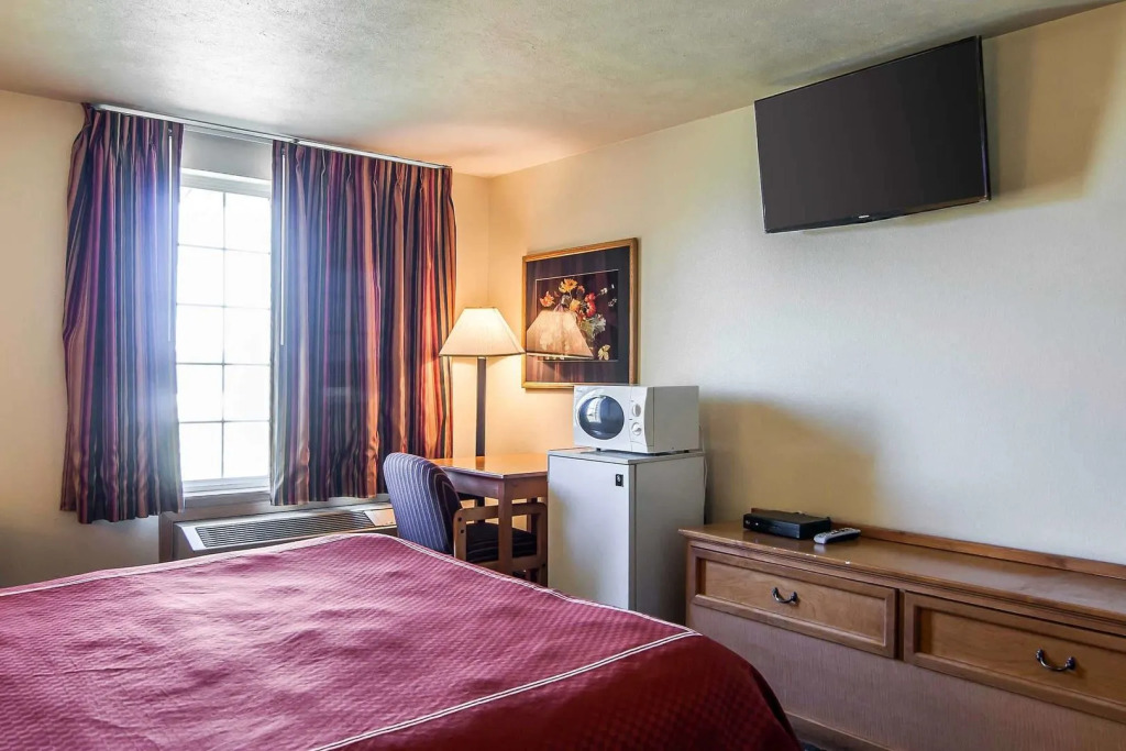 Bridgeway Inn & Suites - Portland Airport