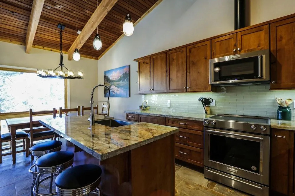 Mammoth West #129 - 3 Br Condo