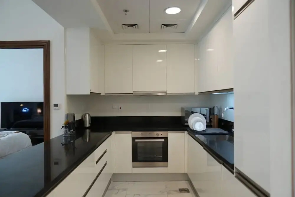 Yogi - Lake-Side Fancy Apartment Near Dubai Mall