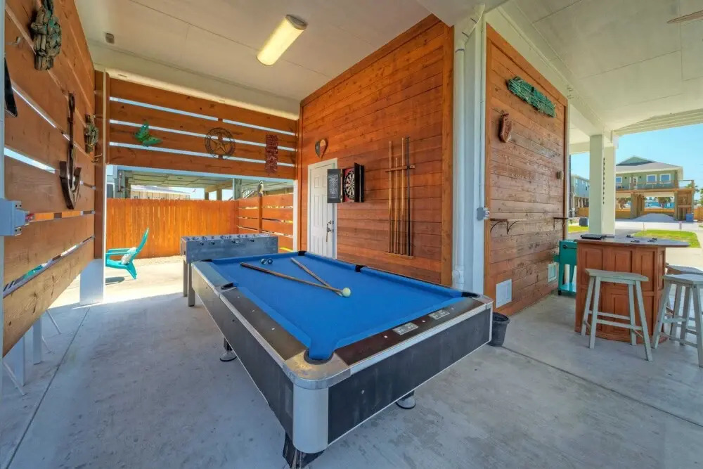 Family-friendly Beach Home Bbq, Patio & Fire Pit & Mins to Beach Bottoms Up by Avantstay