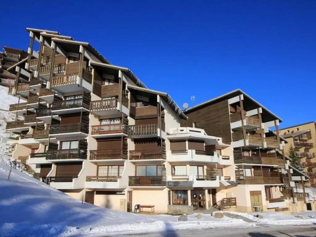 Appartement Auris, 1 pièce, 6 personnes - FR-1-297-34
