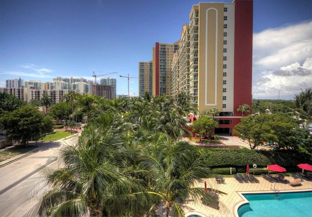 Le Golden Bay 501 by Go Florida Condo, Sunny Isles