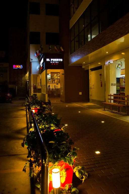 El Puerto Hotel