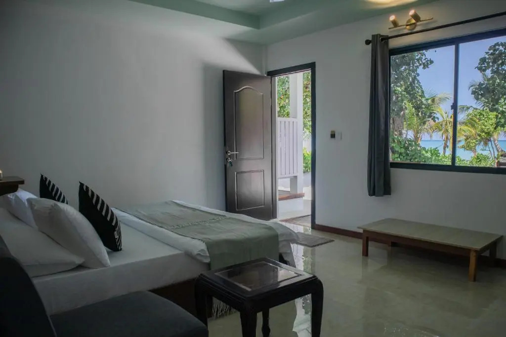Clouds Beach Retreat Laamu Gan