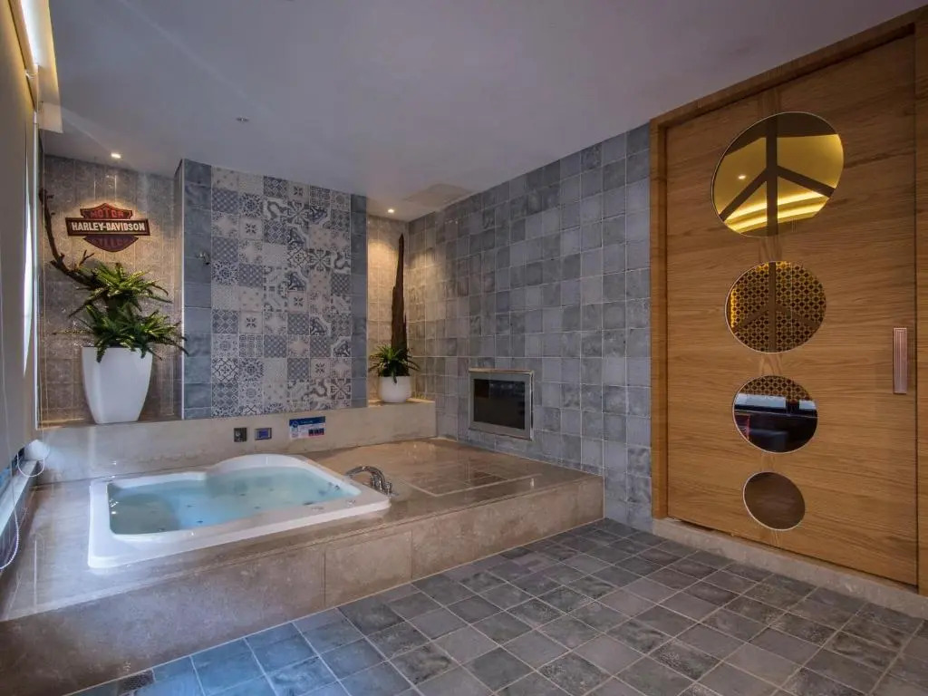 U-Her Hotel