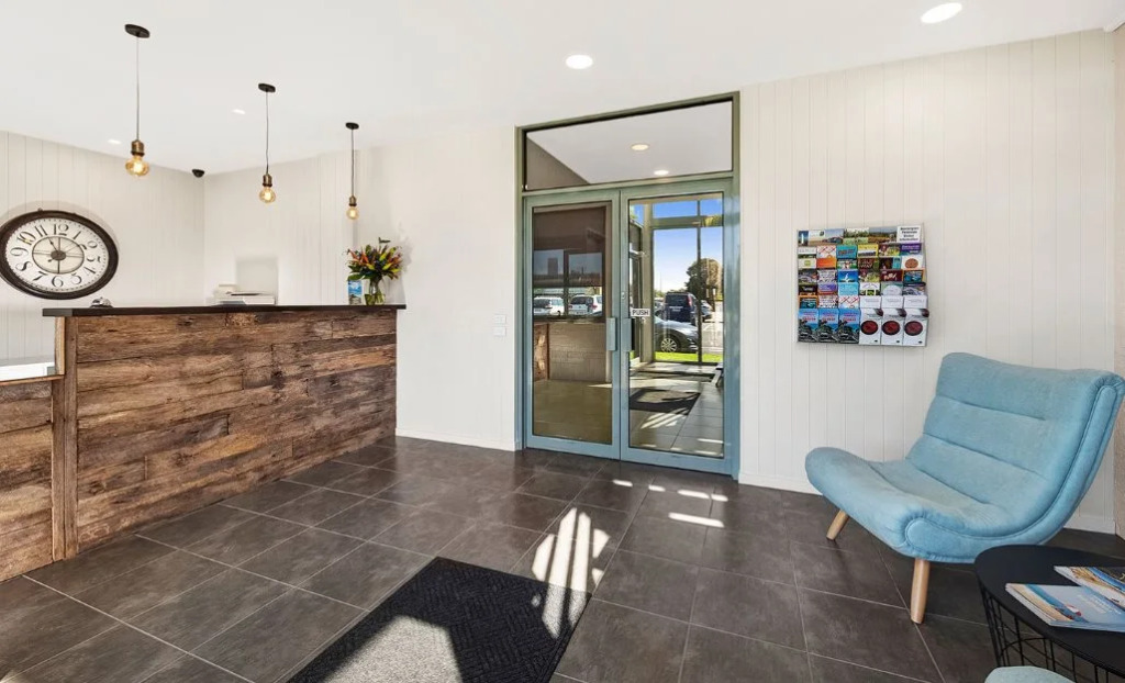 Moonlight Bay Apartments