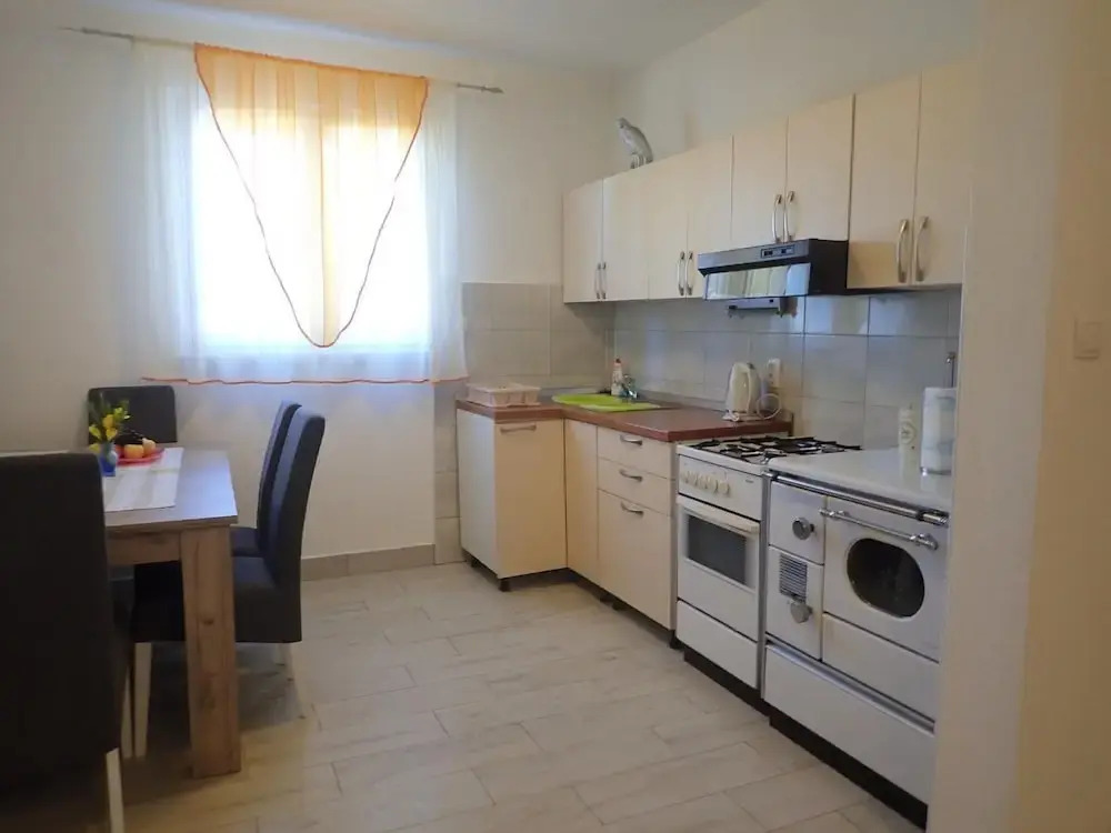 2-br Seaview Apartment in Baric Draga