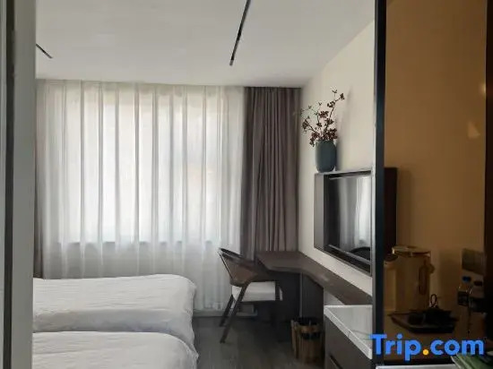 Hongyuan Qingfeng Yashe Homestay