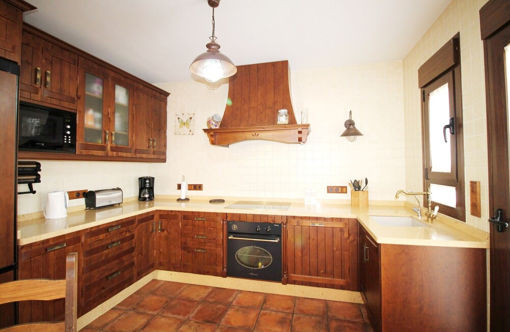 1033 Villa Laura