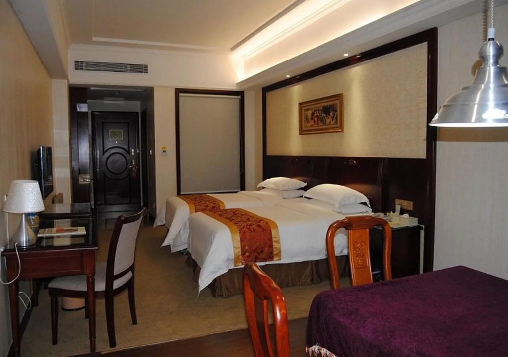 Vienna Hotel Shanwei Lufeng Jieshi Bus Station