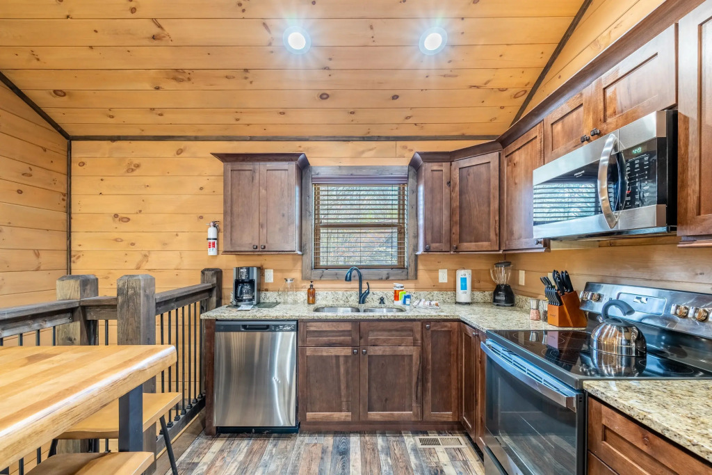 The Wacky Woodpecker by Avantstay Game Room, Private Hot Tub, & Pool Access!