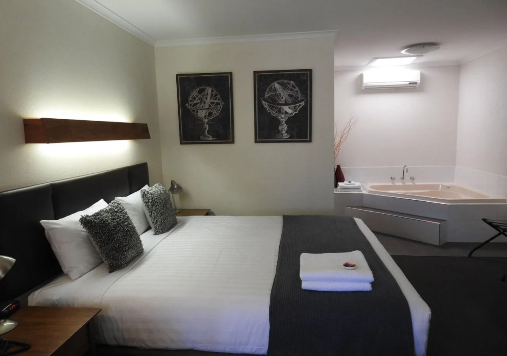 Wine Village Motor Inn