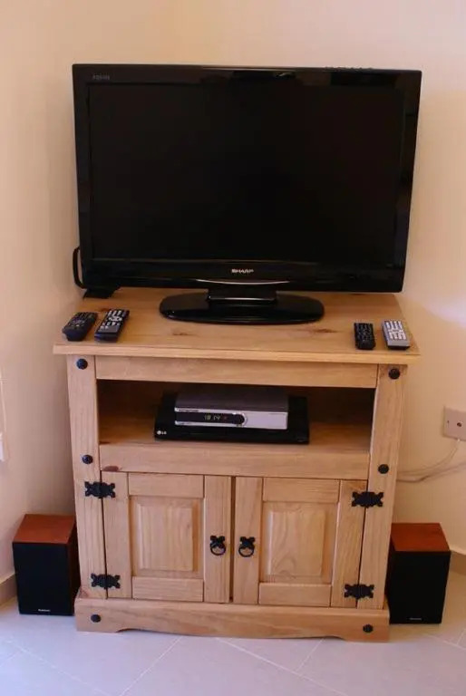 Beautiful quiet well-furnished Apartment B201 with large terrace, Wi-Fi & SAT TV