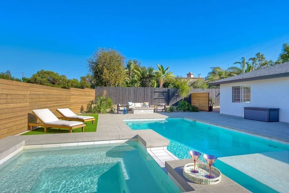 Immaculate 3 BDR in Oceanside Private Pool & Spa