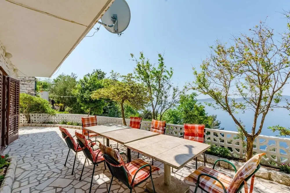 Villa Kosa - Two Bedroom Apartment With Terrace and Sea View