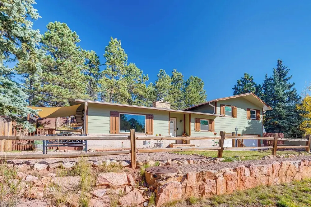 327936 Hot Tub + Mtn Views: Woodland Park Gem