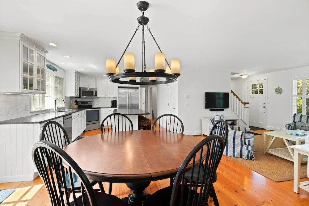 2 Bicycles Provided! Cape Cod Cottage w/ Deck