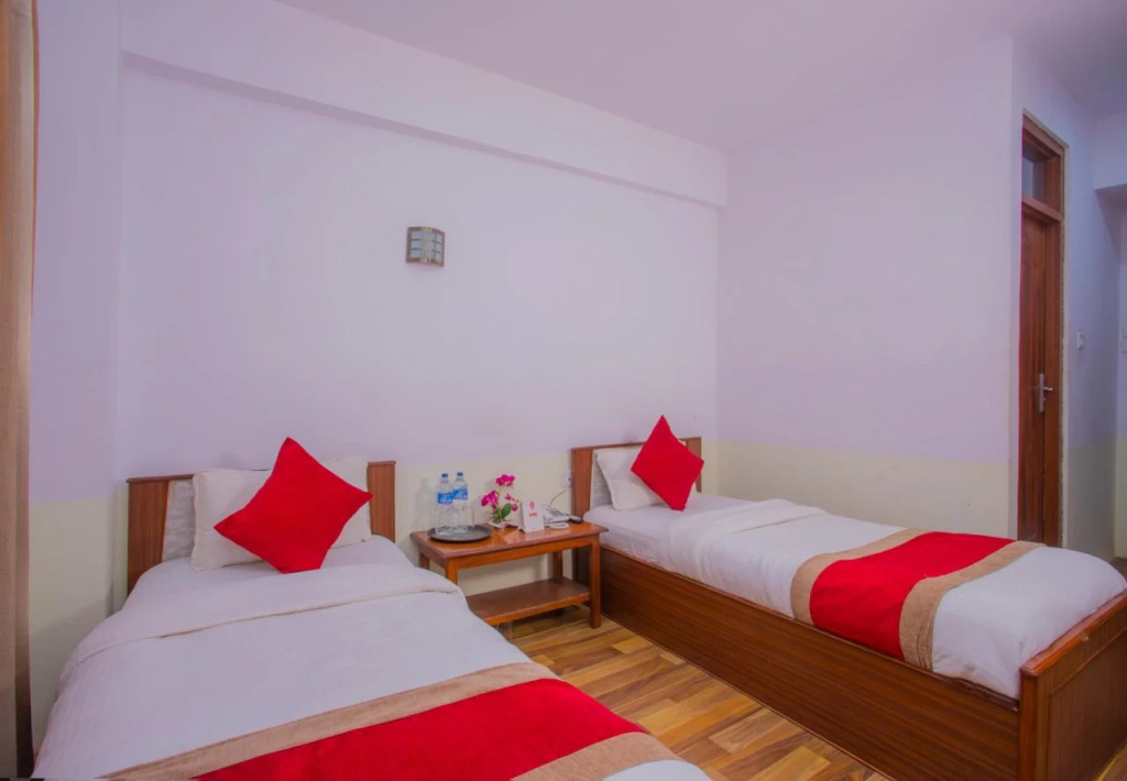 OYO 255 White Zambala Hotel