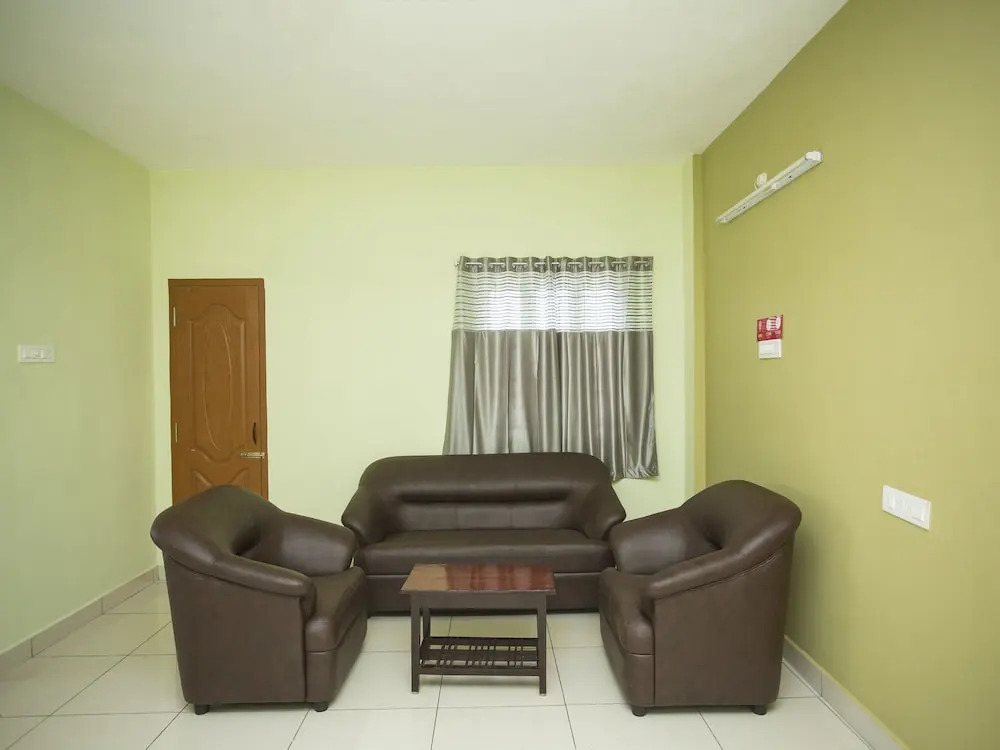 OYO 13058 Home Grand 3BHK ECR