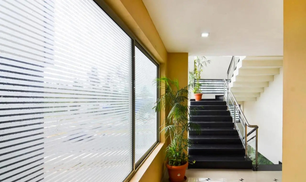 Itsy Hotels Platinum Inn