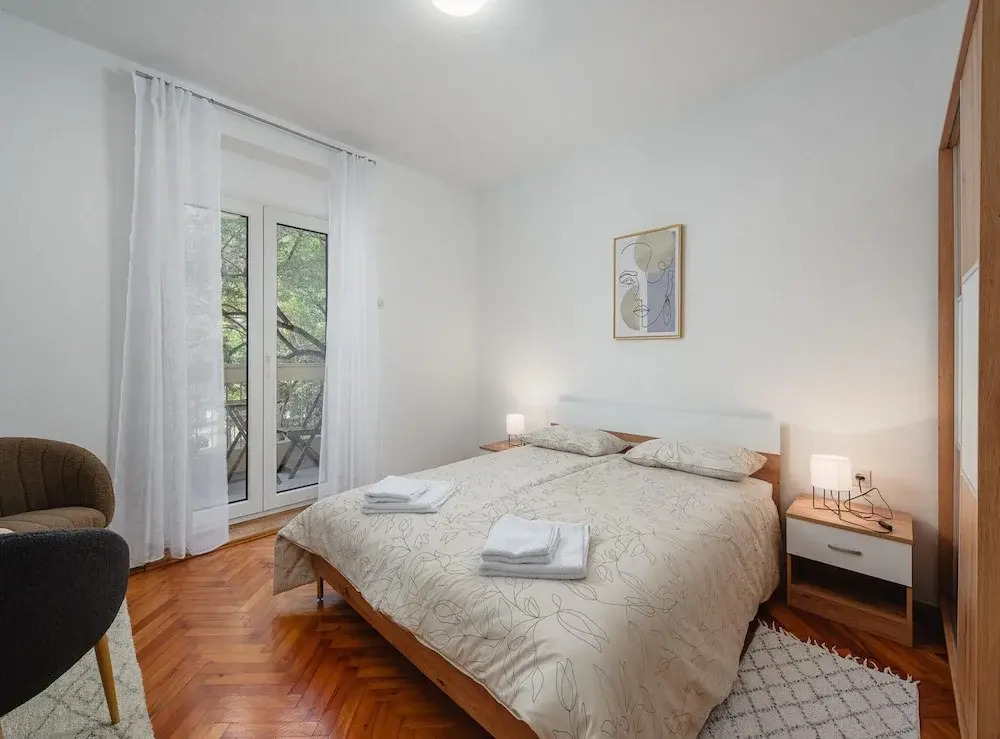 Pretty Apartment Near Golf Course