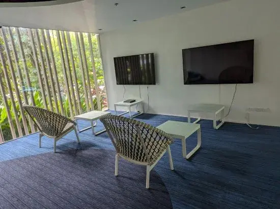 Chic Cozy Studio at Tambuli Residences Ocean View by Dominik Studio with Pool Balcony in Mactan