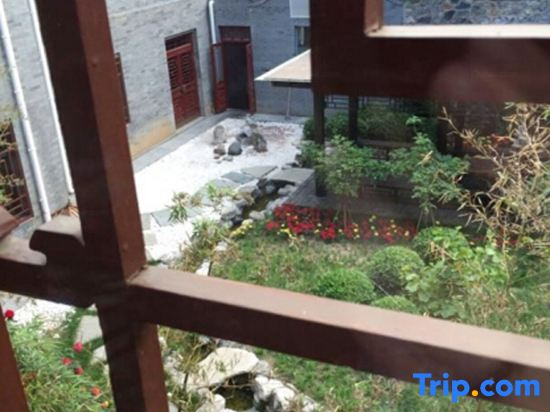 Jiafu Binshe Hotel
