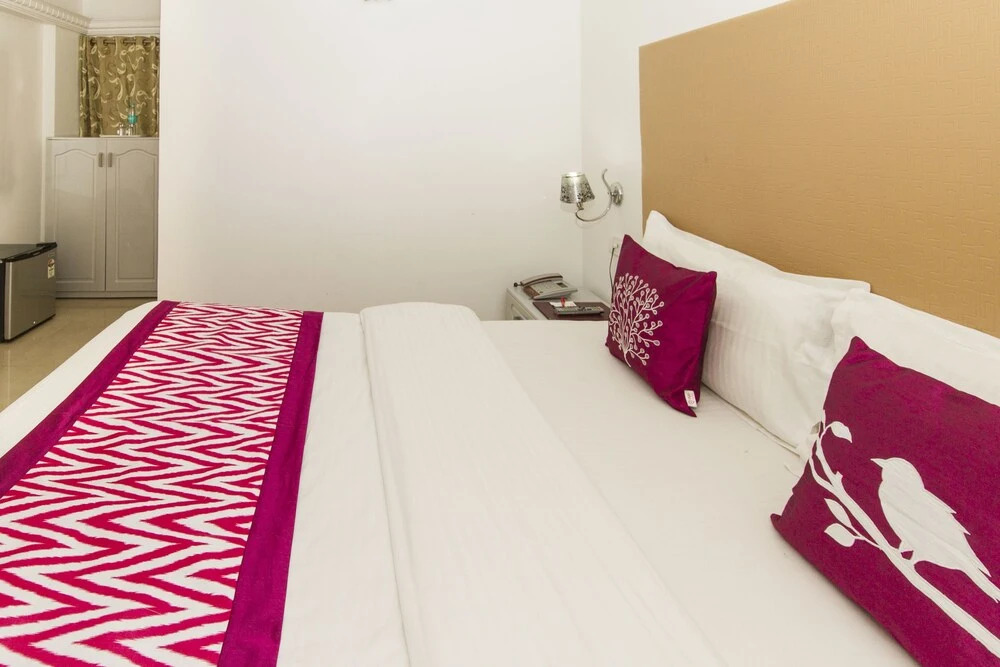 OYO 347 Hotel Fiesta Grand