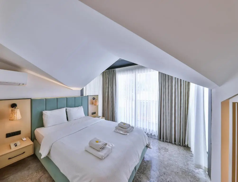 Отель Sole Suites
