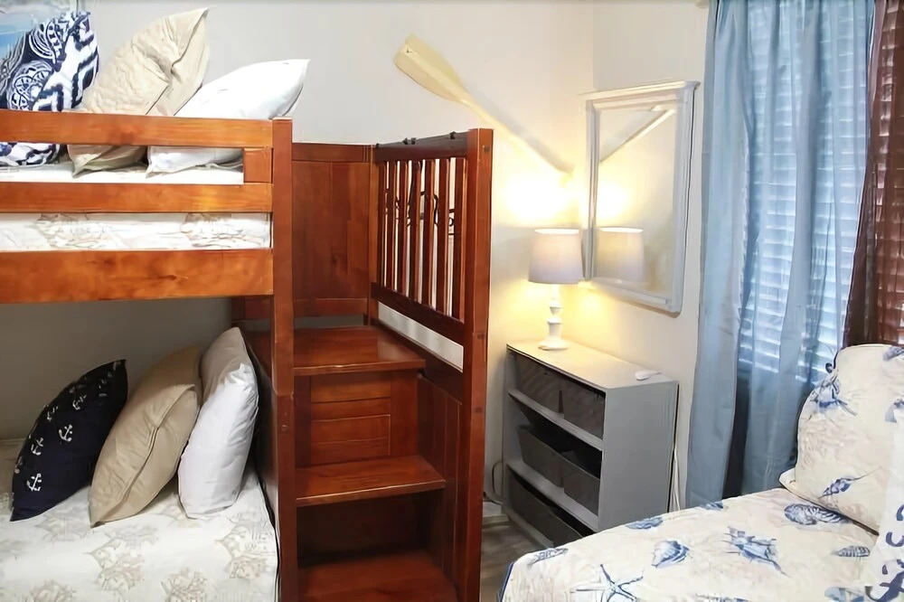 Wolf Bay Villas