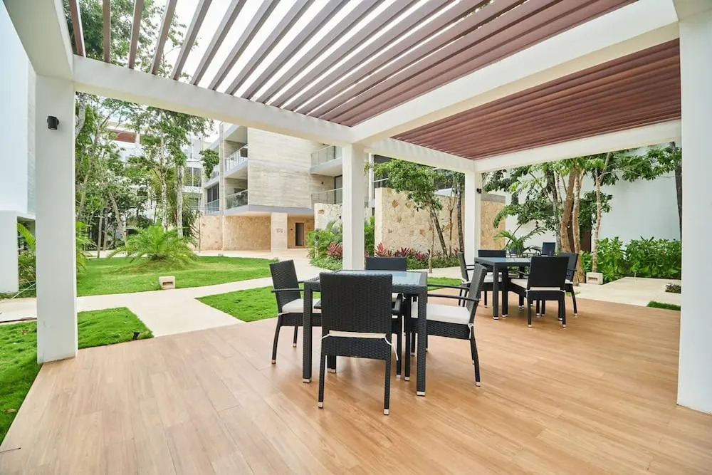 Amazing Apartment With Pools Gym BBQ Yoga Deck