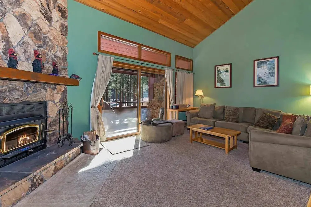 Winterset #18 - Shared Pool & Near Skiing!