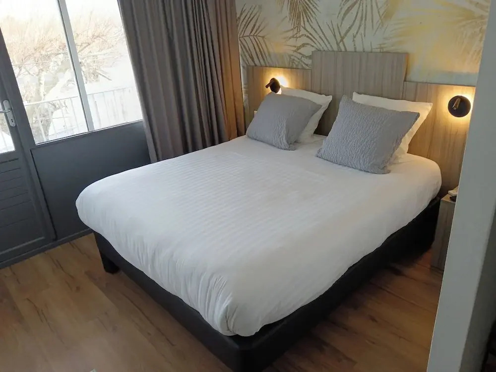 Cube Hotel